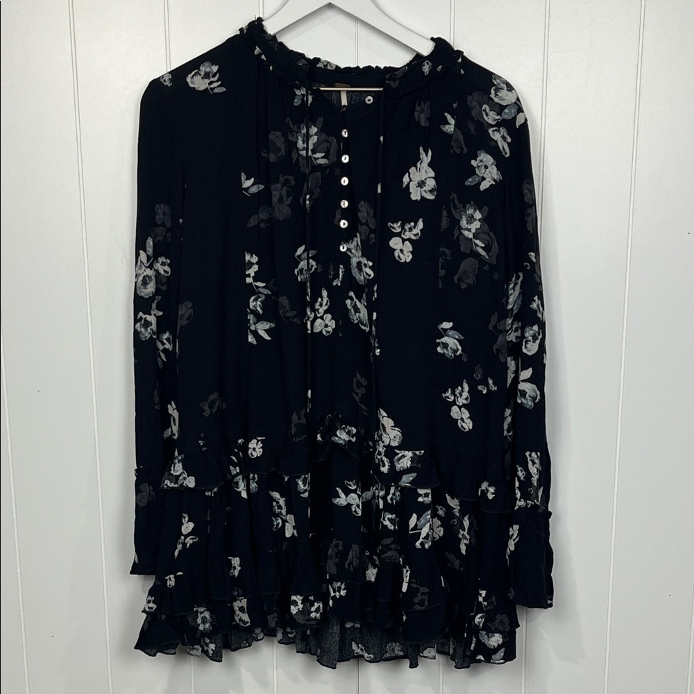 Free People Womens Mini/Tunic S/P Black White Clover Pattern tier Ruffle EUC